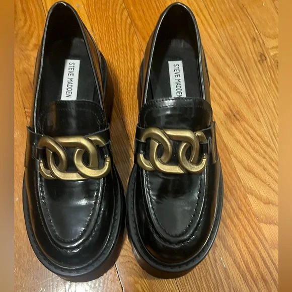 Women size 7 Steve Madden loafers - Picture 2 of 3